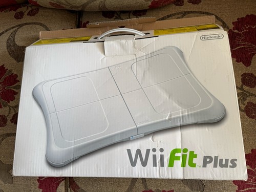 Nintendo wii fit plus - nintendo,
